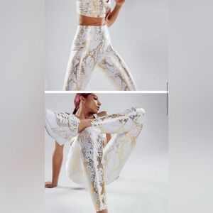Stylish Carbon 38 Gold and White Snake Print Leggings
